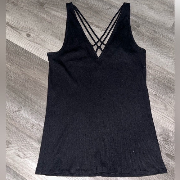 EXPRESS V-NECK TANK - Picture 1 of 2